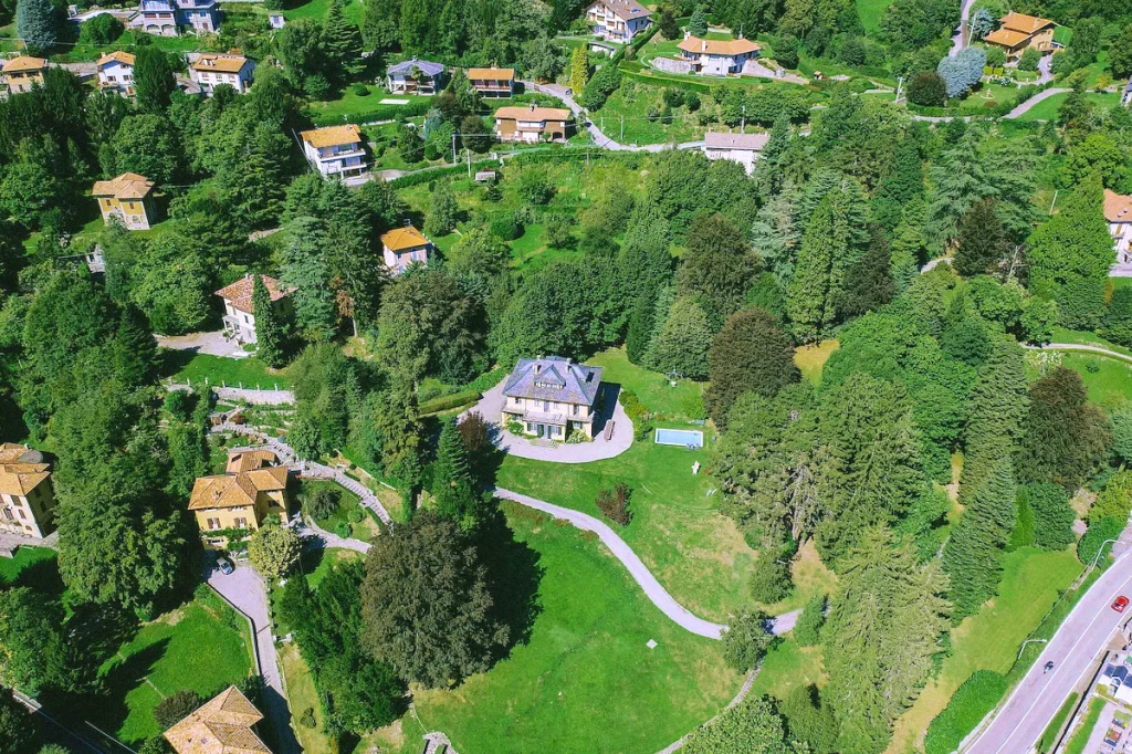 Buy property in Tuscany Italy with scenic landscapes and privacy