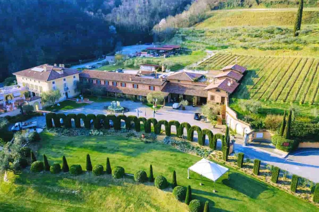 Umbria investment opportunities, Italian countryside properties, exclusive property experience, cultural real estate tours