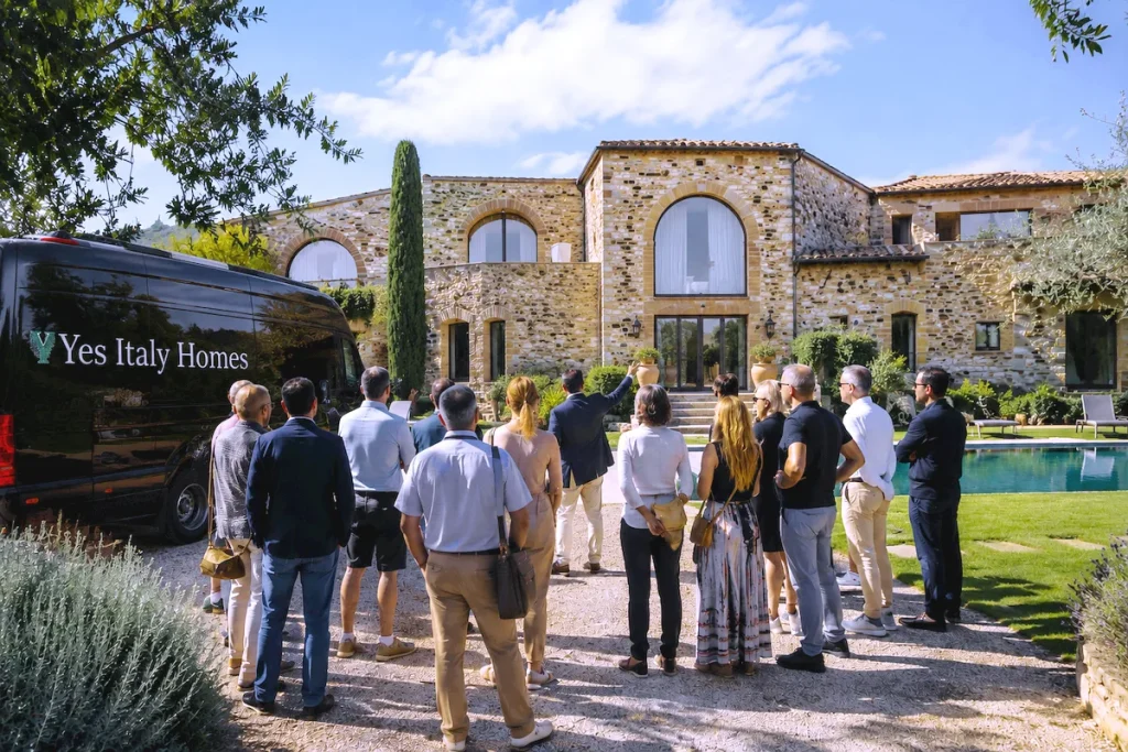 Luxury villas Italy, villas for sale in Italy, luxury real estate Italy, exclusive villas, prestigious properties, luxury homes Italy, high-end real estate, premium villas, luxury residences, private estates